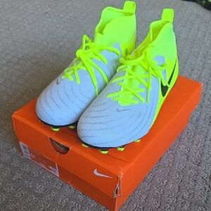 Nike Jr Phantom Luna II Acad F/MG Neon 5.5 Youth Soccer Cleats NIB